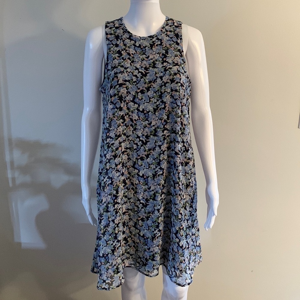 Tommy Hilfiger Floral Dress, around knee length, Size 4, fully lined good cond